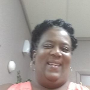 Meet your Posher, Myra